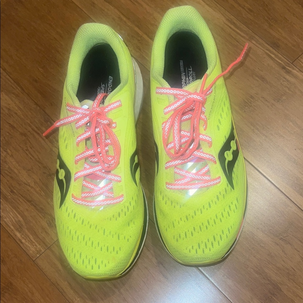 Saucony Endorphin Speed Original Lime Green Athletic Shoes with Coral Laces